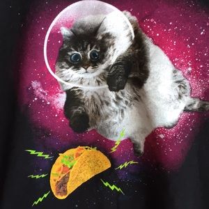Cat lovers whimsical tee shirt size Med
